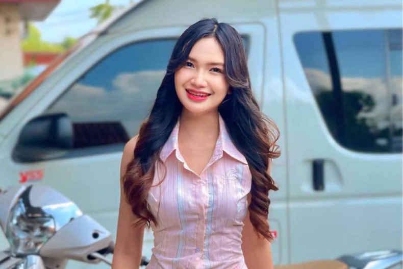 Portrait of Ping Chayada, a young Thai singer who died of injuries after three neck and shoulder massages. Photo: Facebook Ping Chayada