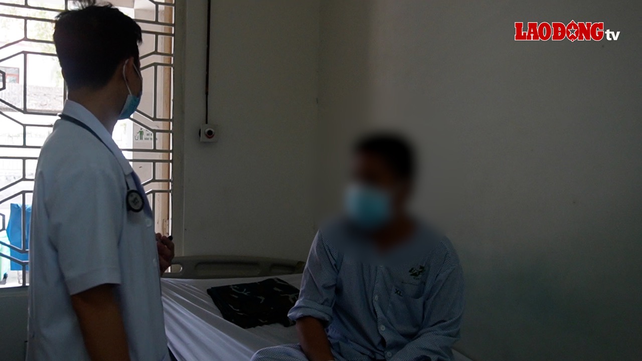 Young people hospitalized due to e-cigarettes on the rise. Photo: NGOC ANH