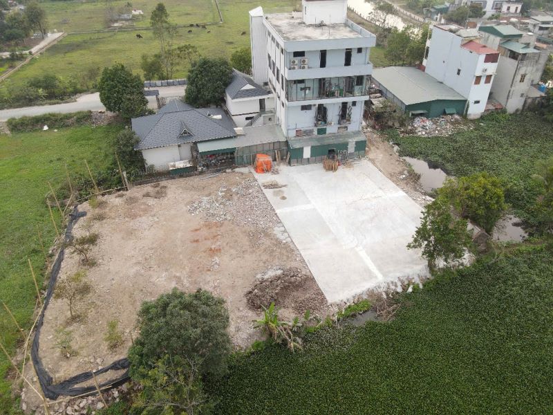 Sân pickleball đang xây dựng trái phép trên đất nông nghiệp ở xã Phú Xuân, TP Thái Bình thì bị chính quyền "tuýt còi". Ảnh: Trung Du 