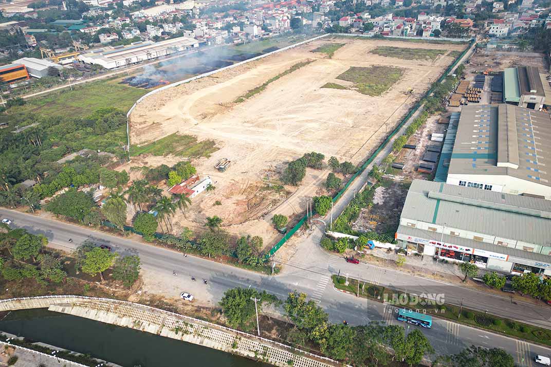Current status of the area that will become Dong Anh bus station. Photo: Thuy Duong.