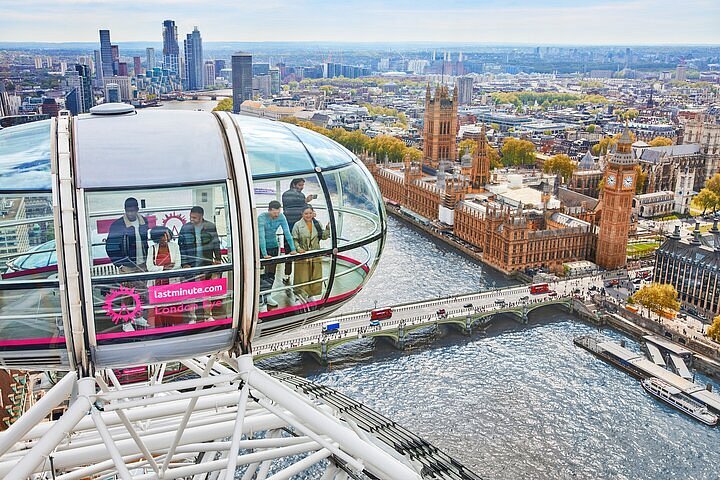 The London Eye is a popular tourist attraction in London, England. Photo: London Eye