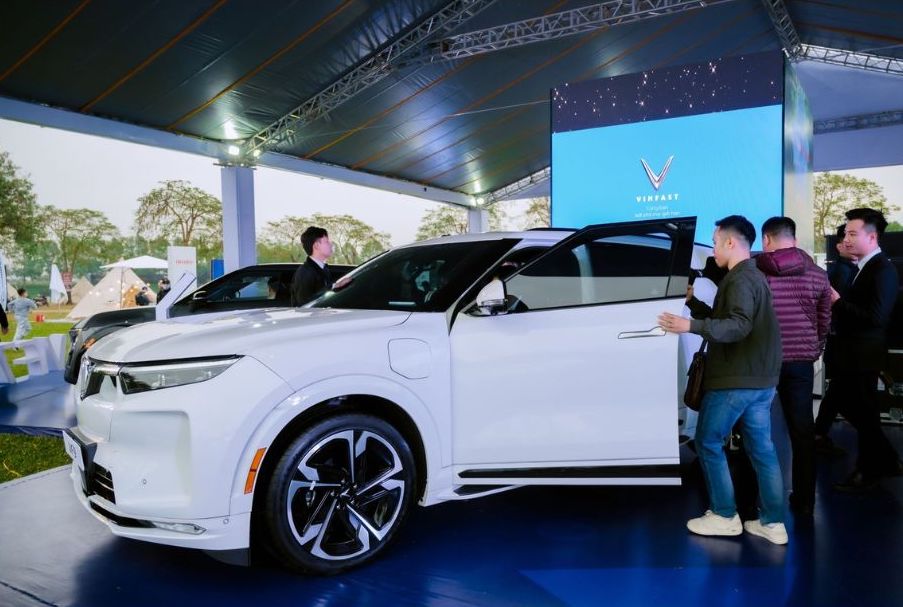 VinFast's electric vehicles became the center of attention at the Vietnam Sustainable Mobility Exhibition.