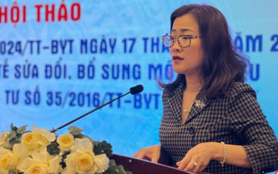 Ms. Tran Thi Trang - Director of the Department of Health Insurance, Ministry of Health, shared about the conditions for payment of health insurance technical services. Photo: Provided by the Ministry of Health