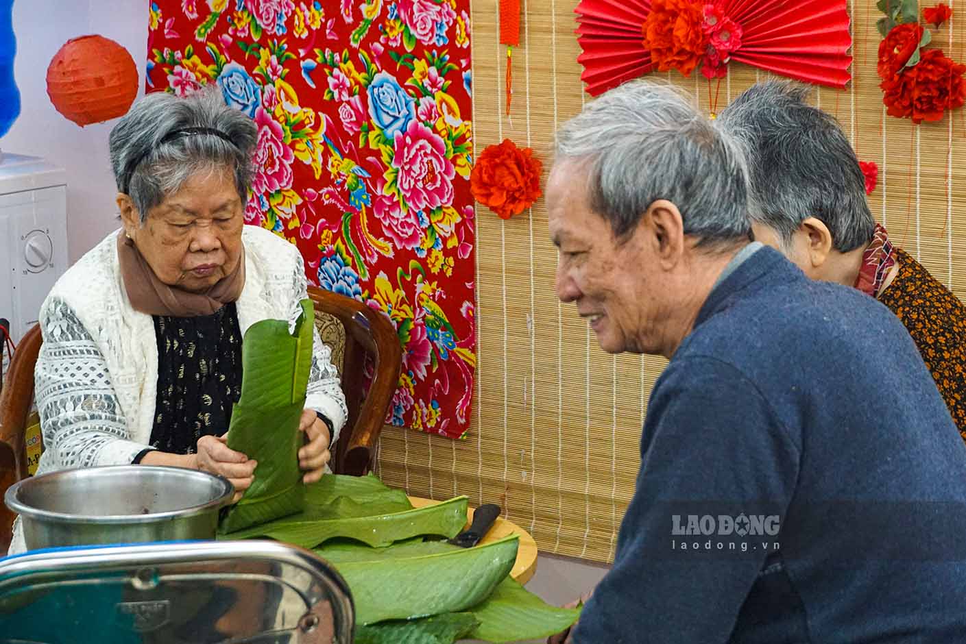 Ngày hội gói bánh chưng đã dần trở thành một món ăn tinh thần cho người cao tuổi cũng như đội ngũ nhân viên tại Diên Hồng vào những ngày cận Tết.