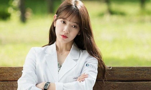 Park Shin Hye từng gây sốt với "Chuyện tình bác sĩ" năm 2016. Ảnh: Nhà sản xuất