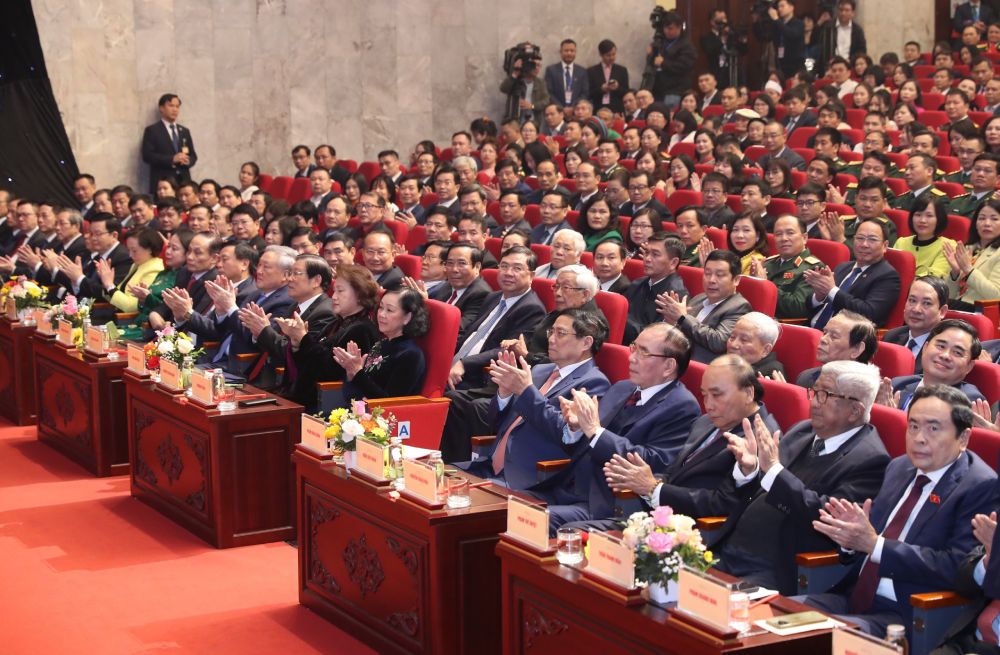 Thủ tướng Chính phủ Phạm Minh Chính và các lãnh đạo Đảng, Nhà nước dự lễ trao giải Búa liềm vàng lần thứ VIII năm 2023. Ảnh: Hải Nguyễn