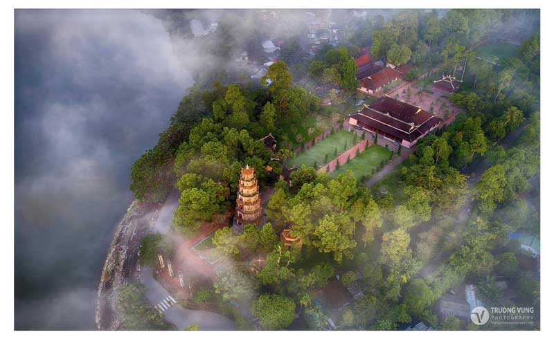 Tỉnh Thừa Thiên Huế từng quyết định không trình hồ sơ lên UNESCO đề nghị công nhận sông Hương và cảnh quan đôi bời là di sản văn hóa thế giới. Ảnh: Trương Vững