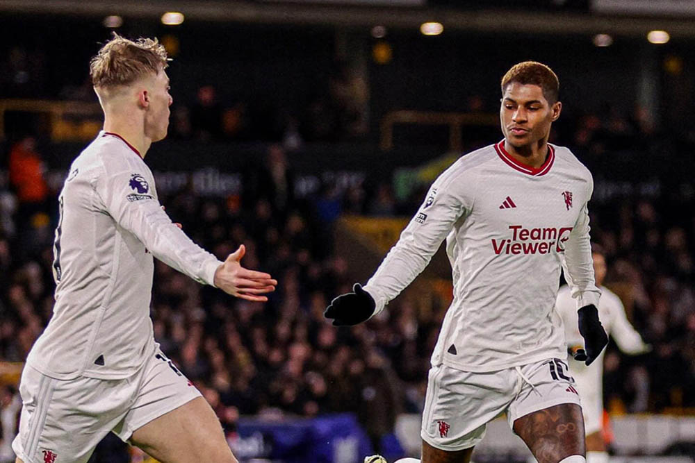 Rashford và Hojlund giúp Man United dẫn 2-0 trong hiệp 1. Ảnh: MUFC