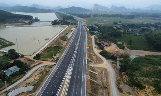Cao tốc Bắc - Nam phía Đông đoạn qua tỉnh Thanh Hóa. Ảnh: Xuyên Đông