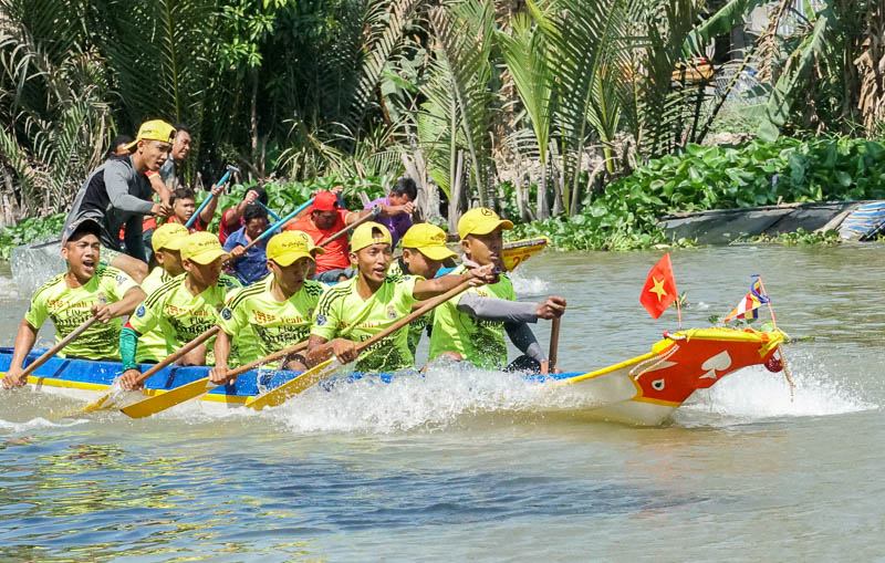 Giải đua lần này quy tụ 89 đội tham gia, trong đó có 1 đội đến từ Kiên Giang, 7 đội đến từ Bạc Liêu, 81 đội đến từ các huyện của tỉnh Sóc Trăng.