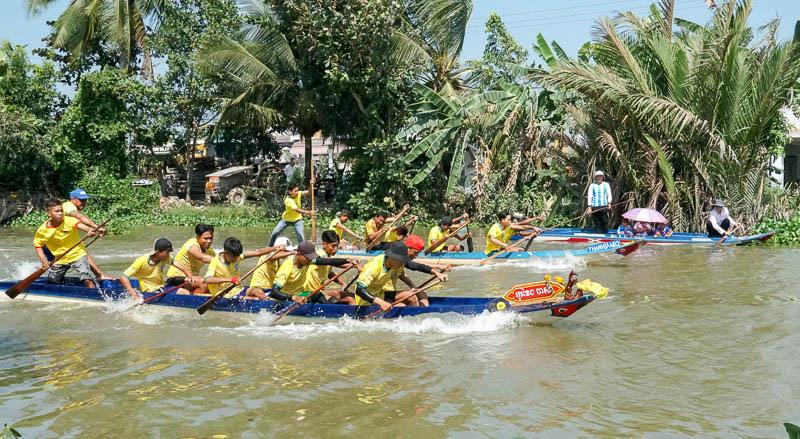 Vỏ lãi được xem là phương tiện thân thiết, gắn bó trong sinh hoạt đời thường của người dân sông nước. Theo năm tháng hình ảnh chiếc vỏ lãi đã tạo nét sinh hoạt văn hóa riêng của vùng nông thôn. Những năm gần đây, cùng với các môn thể thao quần chúng khác, phong trào đua vỏ lãi composite đã và đang phát triển ở một số địa phương trong tỉnh Sóc Trăng. Qua đây nhằm tìm ra nhiều nhân tố để bổ sung lực lực cho Giải đua ghe ngo Óc - Om - bóc hằng năm.