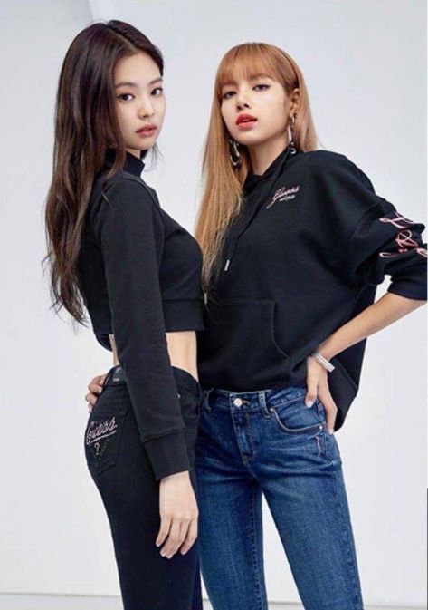 Lisa và Jennie thành lập công ty riêng sau khi không tái ký hợp đồng cá nhân với YG Entertainment. Ảnh: YG
