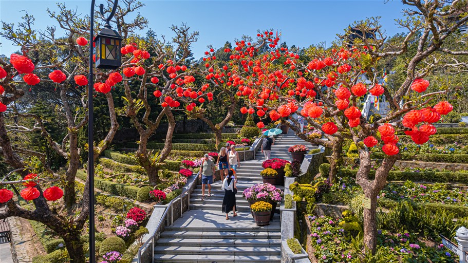 Ba Na Hill được trang hoàng 