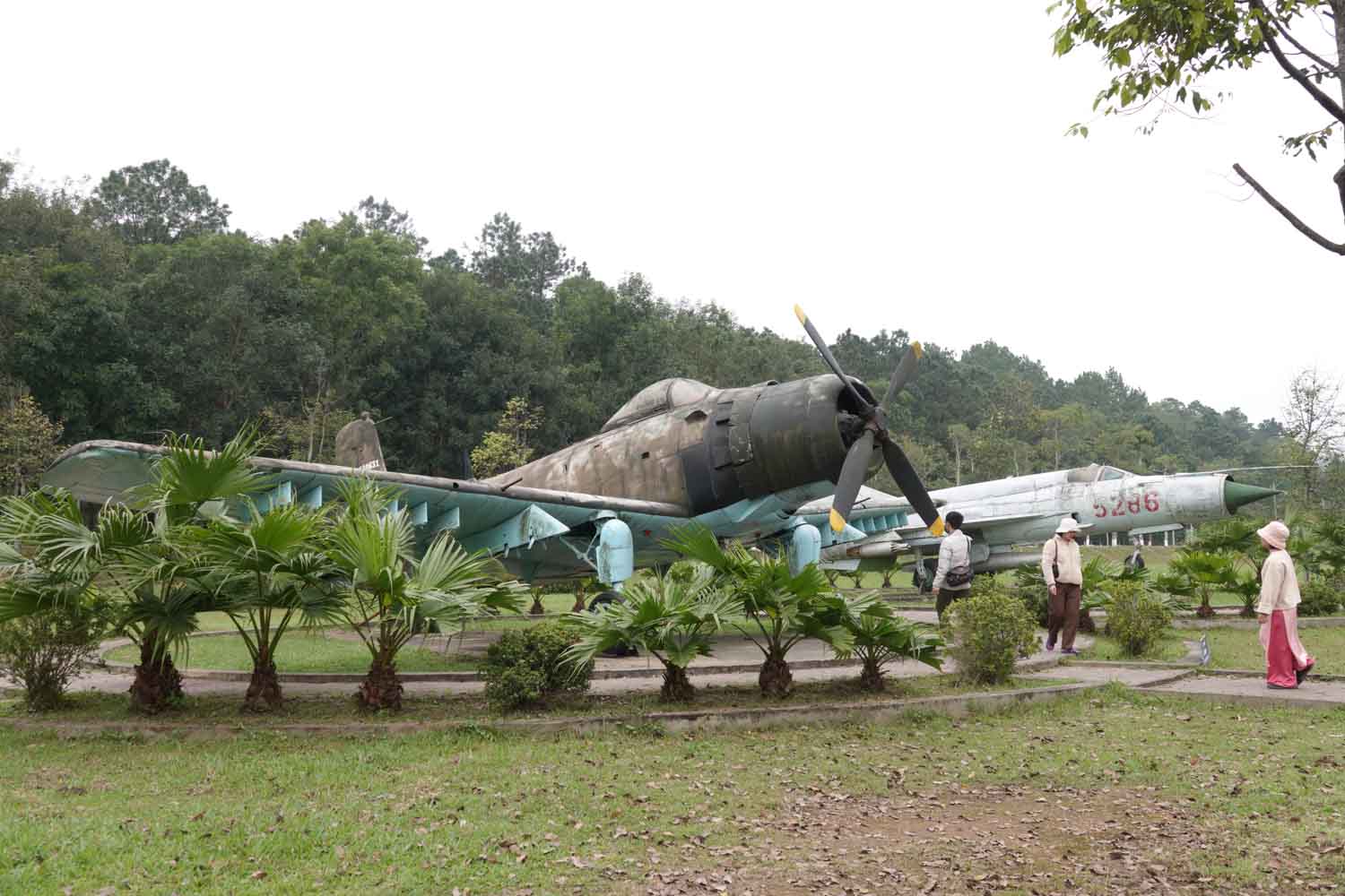 Bay bay thời chiến trưng bày tại Di tích Ngã ba Đồng Lộc. Ảnh: Trần Tuấn.
