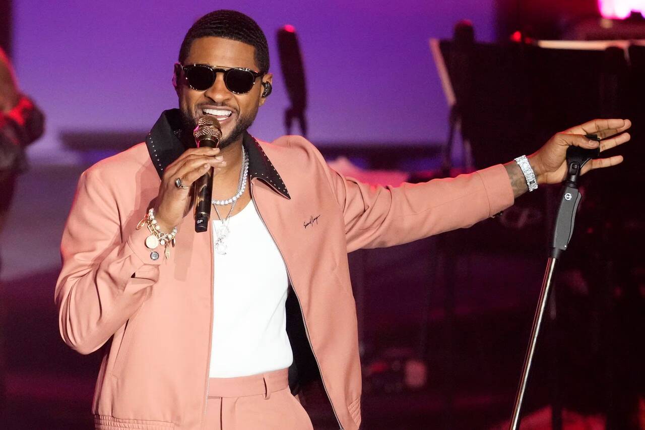 Usher sẽ dẫn chương trình