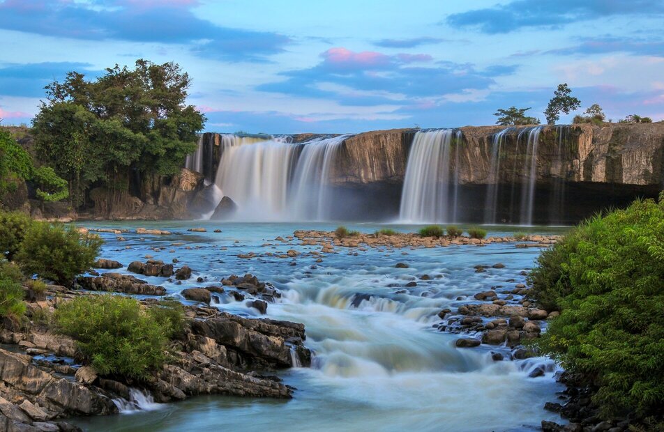 Trên dòng sông Sêrêpôk chảy ngược có nhiều thác ghềnh hùng vỹ, đẹp mắt. Ảnh: Ngô Minh Phương