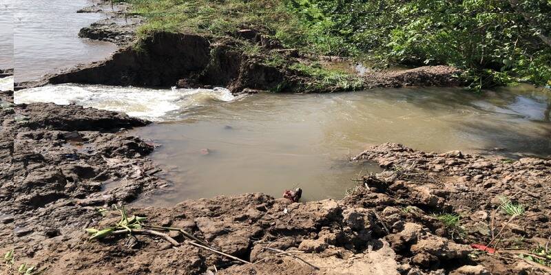 Sạt lở nghiêm trọng tại Vĩnh Long, nước ngập khoảng 17ha cây ăn trái của người dân. Ảnh: Hoàng Lộc