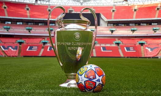 Trái bóng mới cho vòng knock-out UEFA Champions League 2023-2024 có thiết kế nổi bật. Ảnh: UEFA