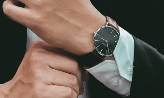 Đồng hồ đeo tay là phụ kiện thời trang không thể thiếu của mỗi quý ông. Ảnh: Pixabay