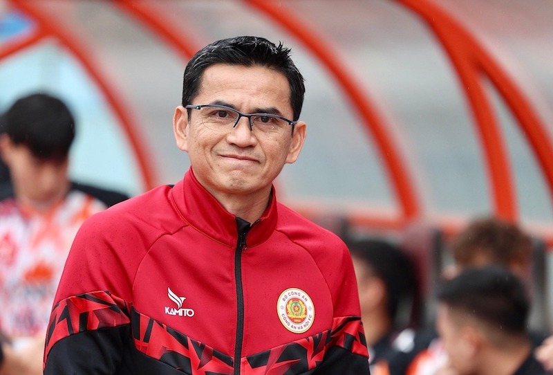 Huấn luyện viên Kiatisak mang tham vọng lớn khi dẫn dắt Công an Hà Nội. Ảnh: CAHN FC