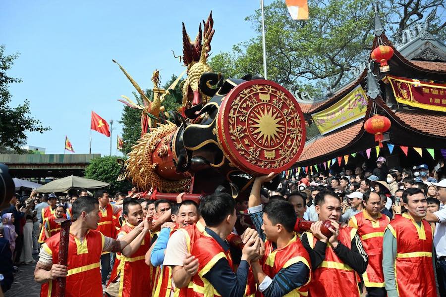 Lễ hội làng Đồng Kỵ là một trong những lễ hội thu hút đông đảo du khách, với màu sắc và ý nghĩa riêng.