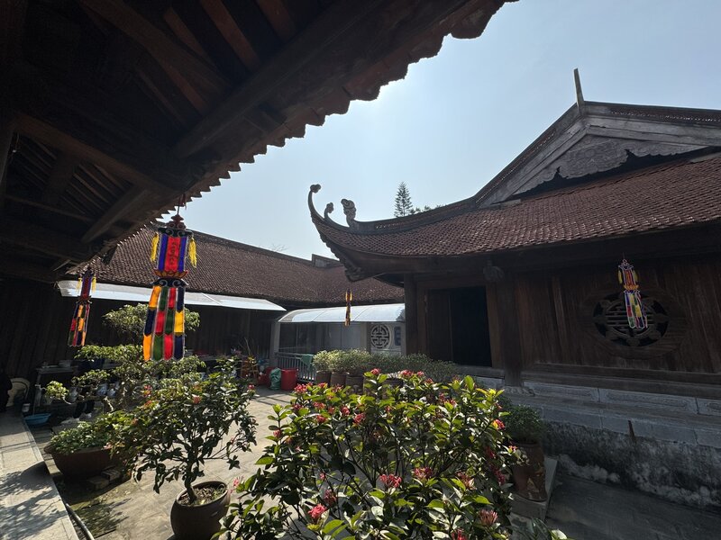 Chùa Phật tích gây ấn tượng với du khách bởi các công trình kiến trúc cổ kính. Ảnh: Trí Minh.