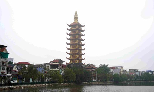 Toà tháp 9 tầng tại chùa Phổ Chiếu hiện là toà bảo tháp cửu phẩm liên hoa cao nhất Hải Phòng. Ảnh: Mai Dung