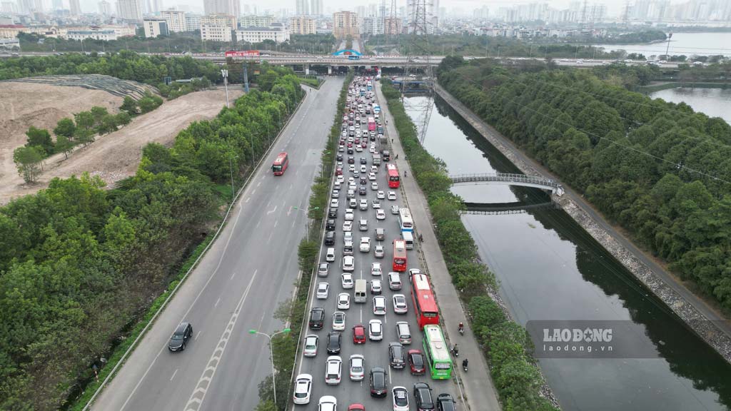 Khu vực đường cao tốc Pháp Vân - Cầu Giẽ lối đi vào Hà Nội vẫn thông thoáng, chưa xảy ra ủn tắc