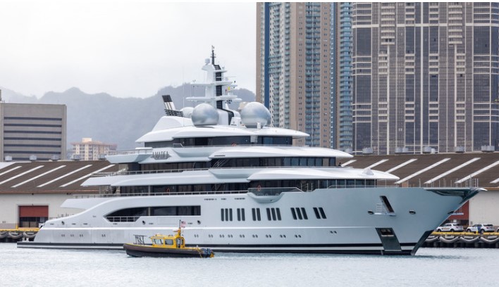 Siêu du thuyền Amadea được cho là thuộc sở hữu của tỉ phú người Nga Suleiman Kerimov đã bị Mỹ tịch thu năm 2022. Ảnh: AFP