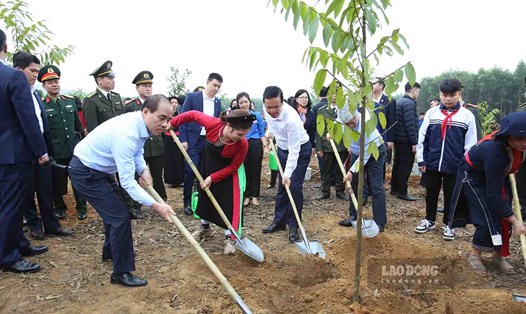 Chủ tịch nước Võ Văn Thưởng phát động Tết trồng cây năm 2024 tại tỉnh Tuyên Quang. Ảnh: Nguyễn Tùng.