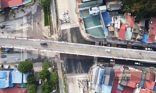 Cầu vượt đường sắt Hà Nội - Thái Nguyên mang lại diện mạo mới cho TP Thái Nguyên. Ảnh: Nguyễn Tùng.