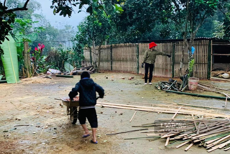 Dù tháng 4.2024 mới đăng ký tham gia nhưng thời điểm này các hộ gia đình trên địa bàn xã Nghĩa Đô cũng đã chuẩn bị sửa sang nhà cửa, làm cổng, dựng rào để tham gia cuộc thi “Cổng đẹp - Rào xanh”.