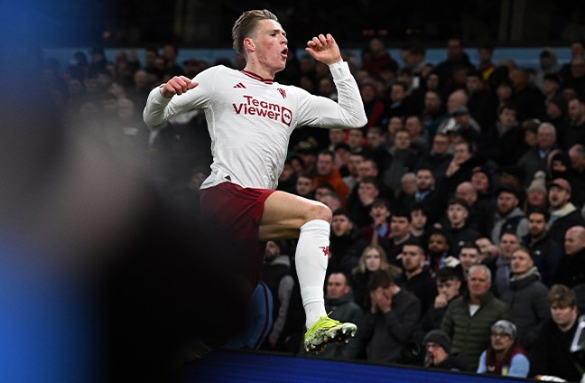 McTominay ghi bàn trong chiến thắng quan trọng của Man United trước Aston Villa.  Ảnh: AFP