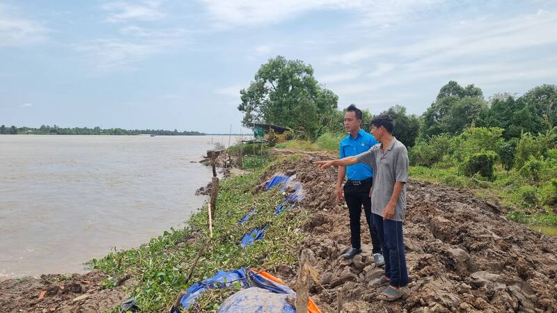 Cồn Thanh Long huyện Vũng Liêm, tỉnh Vĩnh Long có nguy cơ sạt lở cao, người dân muốn ở thì lo sợ, bán đất thì không ai mua. Ảnh: Hoàng Lộc