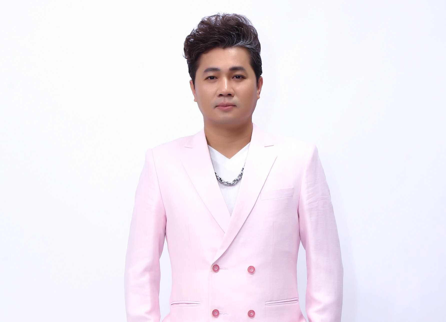 Ca sĩ Lâm Vũ: “Thời nào cũng có người làm scandal”