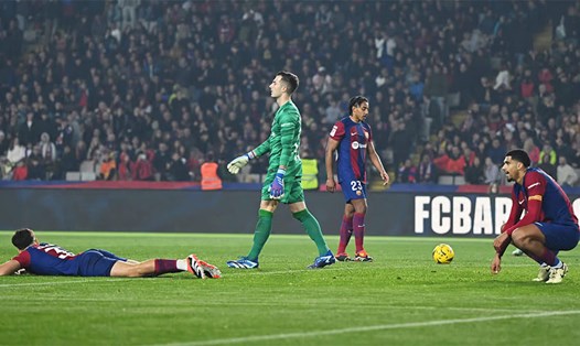 Barca coi như đã tự loại khỏi cuộc đua vô địch La Liga sau khi hòa 3-3 với Granada. Ảnh: The Athletic