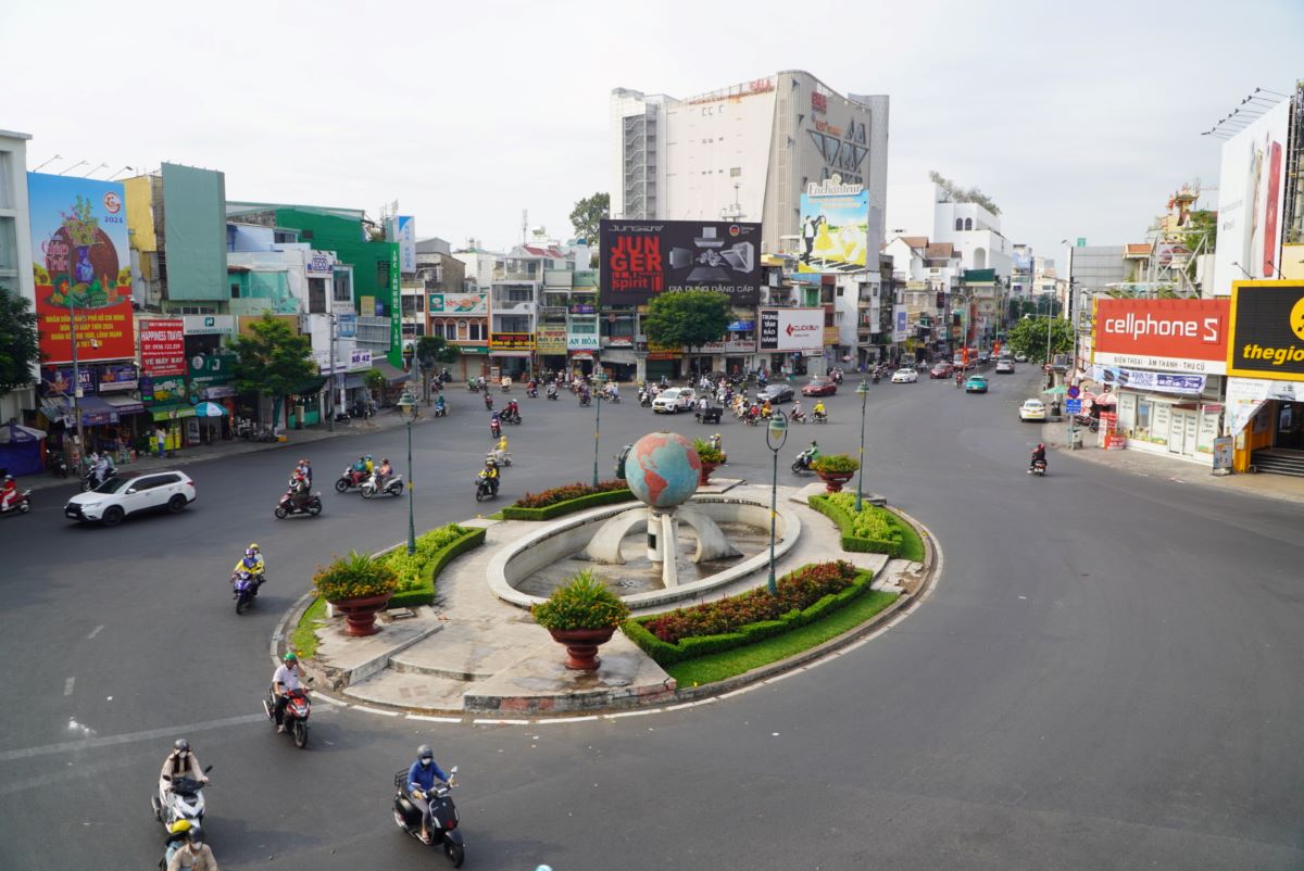 Ghi nhận của Lao Động, sáng ngày 16.2 tại các tuyến đường từ nội đô đến khu vực cửa ngõ của TPHCM giao thông thuận tiện, các phương tiện di chuyển dễ dàng.