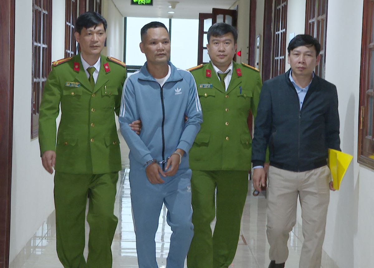 Sau hơn 5 năm ở bên Lào trốn truy nã, Trương Hoàng Vũ đã về Việt Nam và đến cơ quan Công an đầu thú. Ảnh: Công an Thanh Hóa