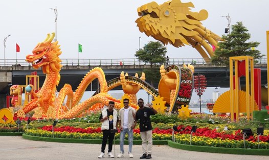 Trong những ngày đầu năm Tết Nguyên đán Giáp Thìn 2024, tổng lượng khách du lịch tại thành phố Đà Nẵng tăng mạnh.