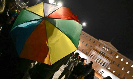 Dự luật hôn nhân đồng giới được bốn đảng cánh tả của Hy Lạp ủng hộ, trong đó có cả đảng đối lập Syriza. Ảnh: Xinhua 