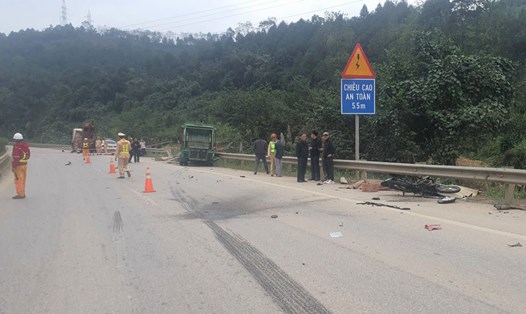 Hiện trường vụ tai nạn giao thông trên tuyến cao tốc Nội Bài - Lào Cai khiến 4 người tử vong. Ảnh: CACC
