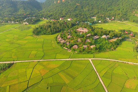 Nhiều điểm đến du lịch, thăm quan, nghỉ dưỡng cao cấp được đầu tư tại Mai Châu. Ảnh: Minh Nguyễn. 