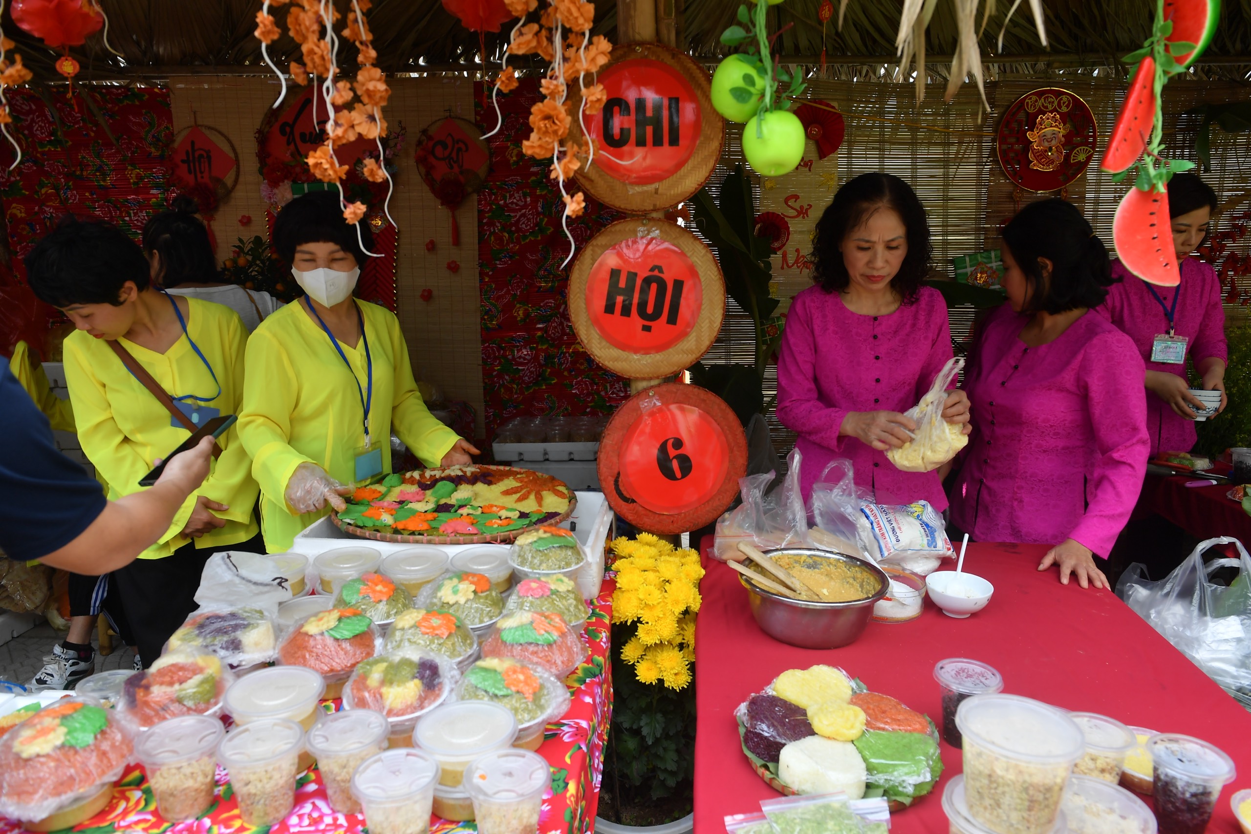 Vào các ngày mùng 8, 9, 10 tháng Giêng Âm lịch hàng năm, người dân làng Phú Gia (nay thuộc phường Phú Thượng, quận Tây Hồ, Hà Nội) tổ chức lễ hội xôi, tôn vinh nghề truyền thống. Năm 2024 lễ hội đã tổ chức lần thứ 7 liên tiếp. 