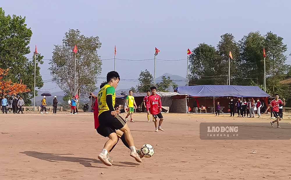 Ông Điêu Bình Dương - Bí thư Đảng ủy xã Phìn Hồ, huyện Nậm Pồ cho biết, hội Xuân được tổ chức hằng năm là sân chơi bổ ích, ý nghĩa trong những ngày đầu năm mới nhằm tạo không khí vui tươi, phấn khởi trước khi đồng bào các dân tộc trong vùng bước vào 1 năm lao động, sản xuất.