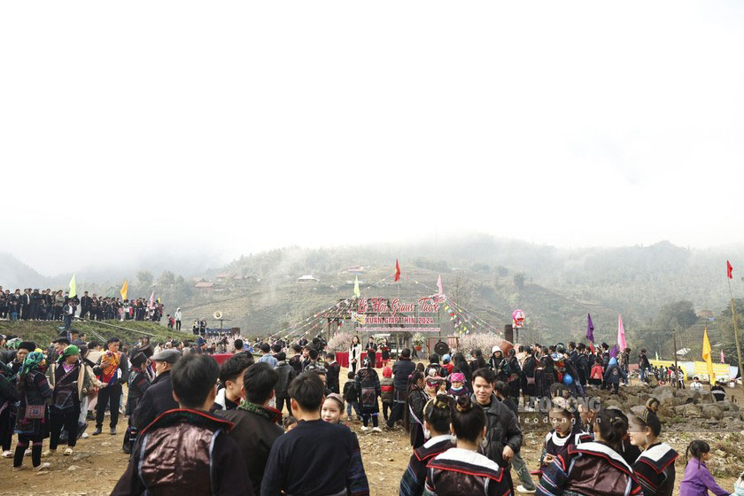 Đây là lễ hội lớn nhất, đông người tham gia nhất, được coi là lễ hội tiêu biểu và đặc sắc nhất của người H'Mông.