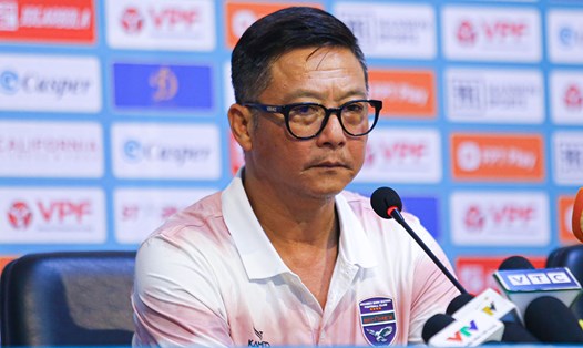 Huấn luyện viên Lê Huỳnh Đức không hài lòng với thể lực cầu thủ Bình Dương. Ảnh: Thanh Vũ