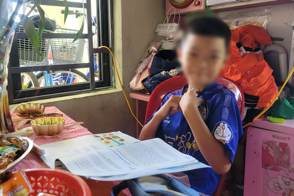 Thái Bảo hiện sinh sống trong một ngôi nhà cấp 4 cùng bà ngoại. Ảnh: Nguyễn Minh