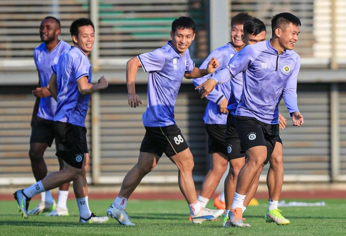 Hà Nội FC đang tìm lại phong độ tại V.League 2023-2024. Ảnh: HNFC