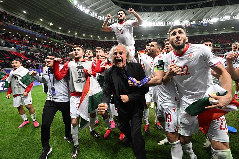 Tuyển Tajikistan của huấn luyện viên Petar Segrt thi đấu thành công ở Asian Cup 2023. Ảnh: AFC