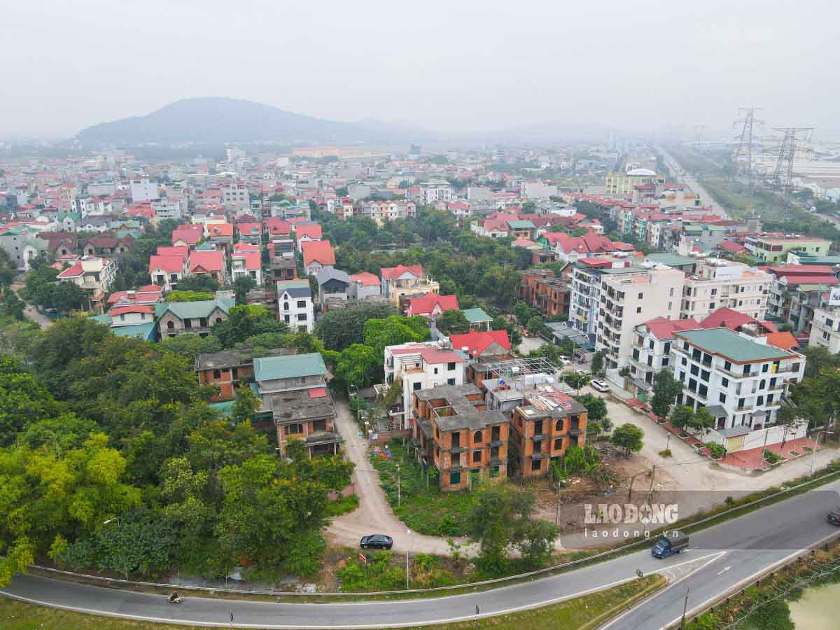 Khu đô thị Hoàn Sơn tại xã Hoàn Sơn, huyện Tiên Du do Công ty cổ phần Tu tạo và Phát triển nhà làm chủ đầu tư theo Quyết định số 259 ngày 18.3.2003 của UBND tỉnh Bắc Ninh. Quy mô dự án là 7,5ha, trong đó có 234 lô gồm nhà liền kề và biệt thự.  